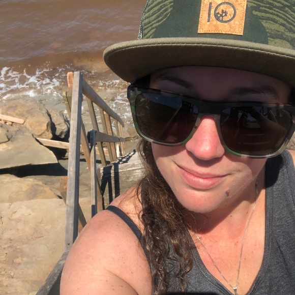 Meet your Posher, Jillian - Picture 1 of 1